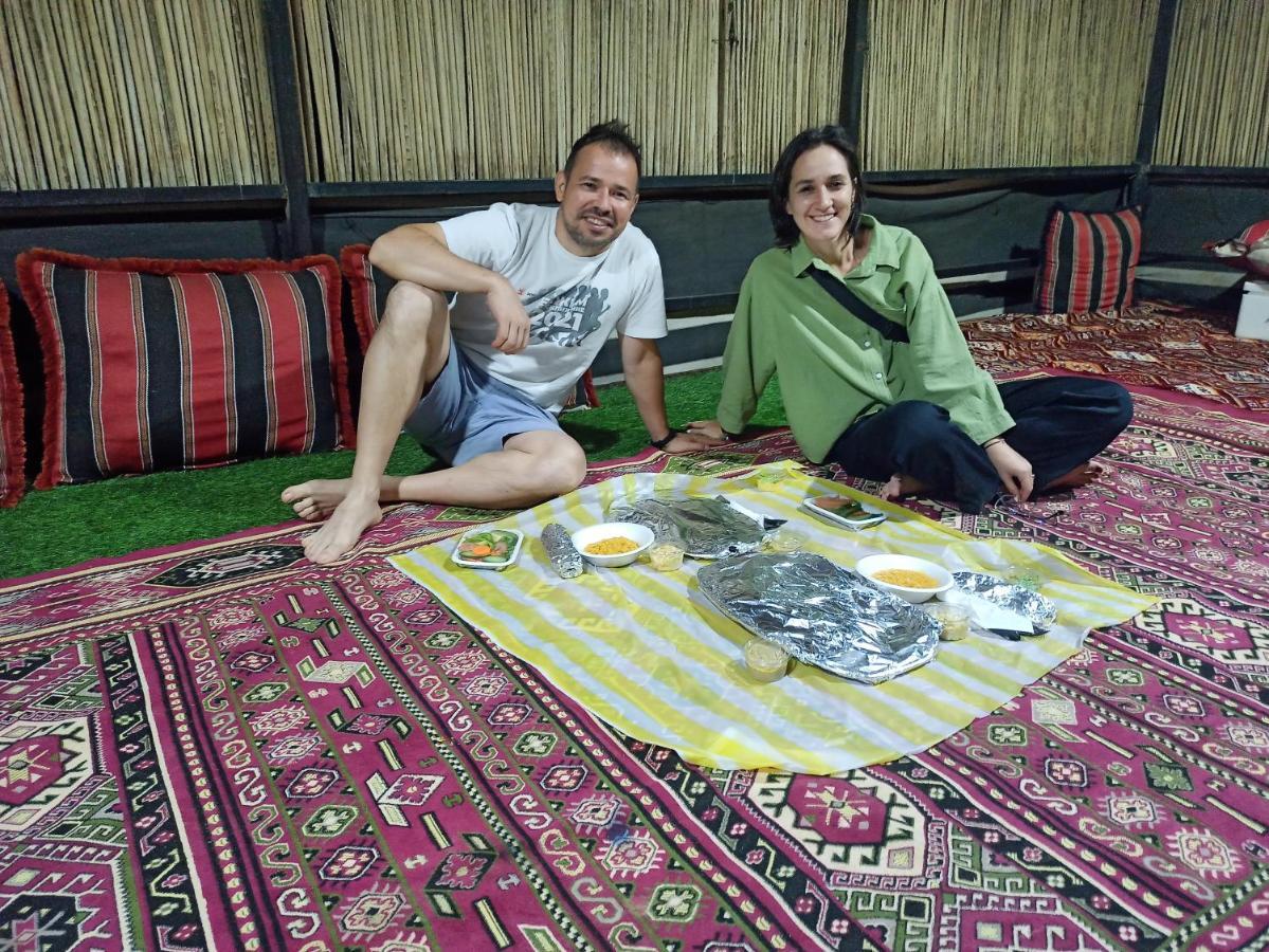 מלון Al Wāşil Bedouin Nights Camp מראה חיצוני תמונה