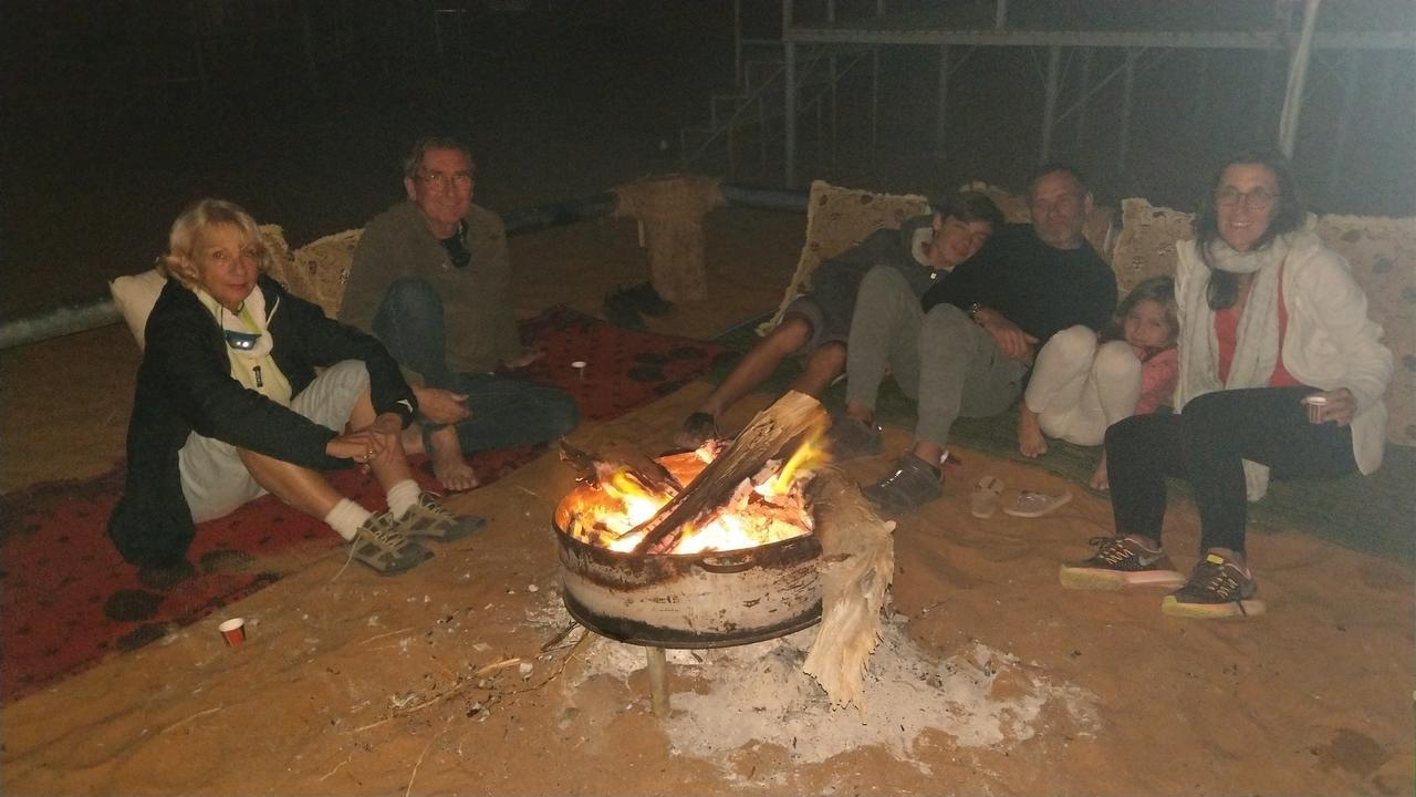 מלון Al Wāşil Bedouin Nights Camp מראה חיצוני תמונה