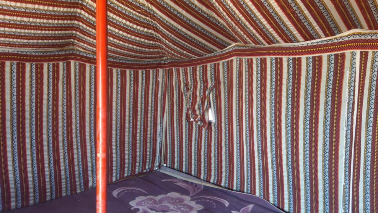 מלון Al Wāşil Bedouin Nights Camp מראה חיצוני תמונה